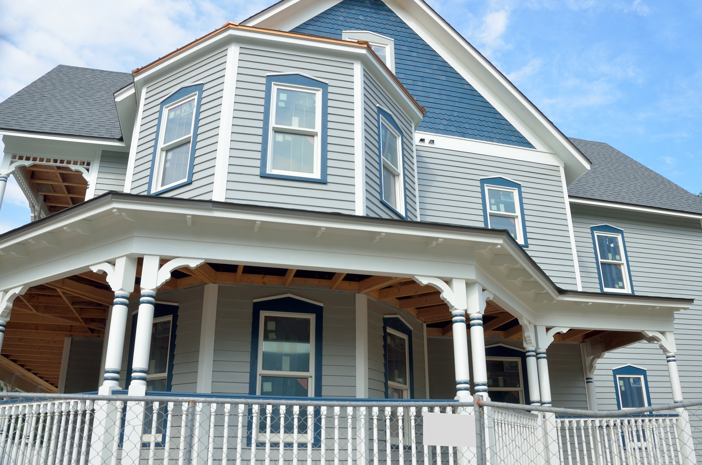 7 Signs You Should Schedule Exterior Painting Before Minnesota’s Summer Ends